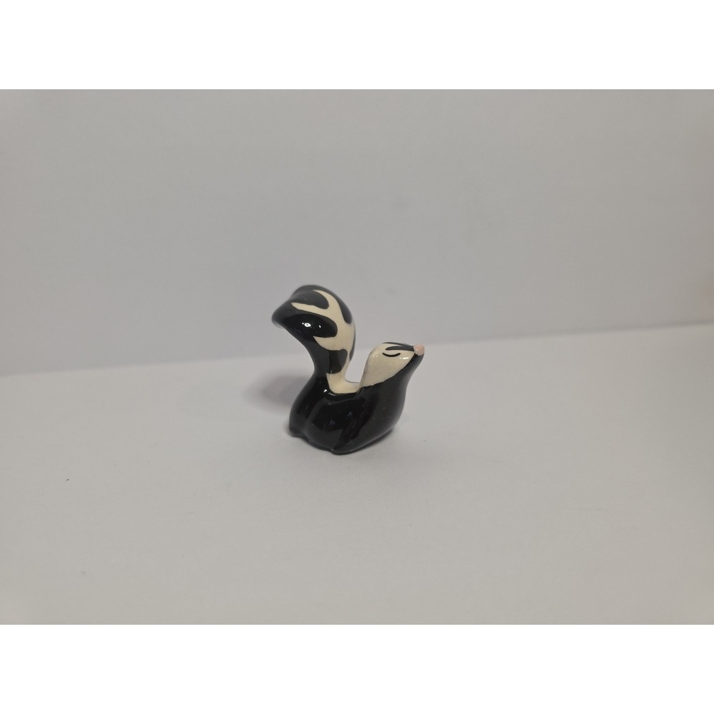 Hagen Renaker Skunk Mama Miniature Figure Style A-95